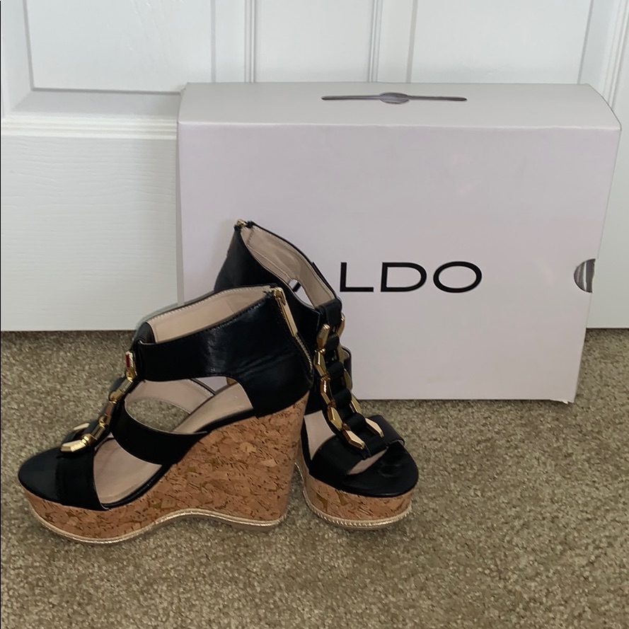 Aldo Wedge Strap Sandal!